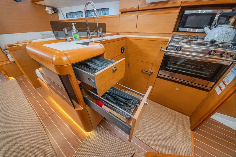 Slide: The Image of Jeanneau 439 2016 - 5817110