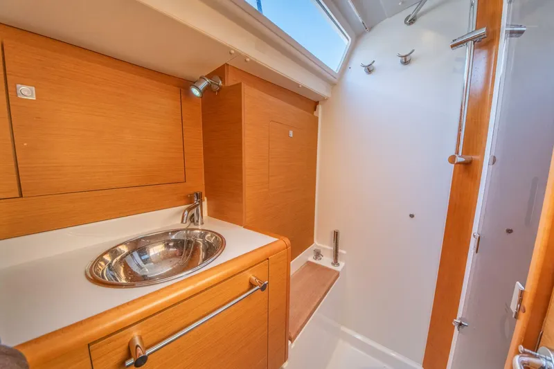 Slide: The Image of Jeanneau 439 2016 - 5817128