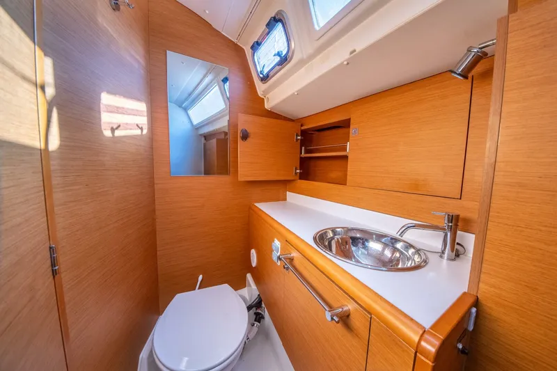 Slide: The Image of Jeanneau 439 2016 - 5817129