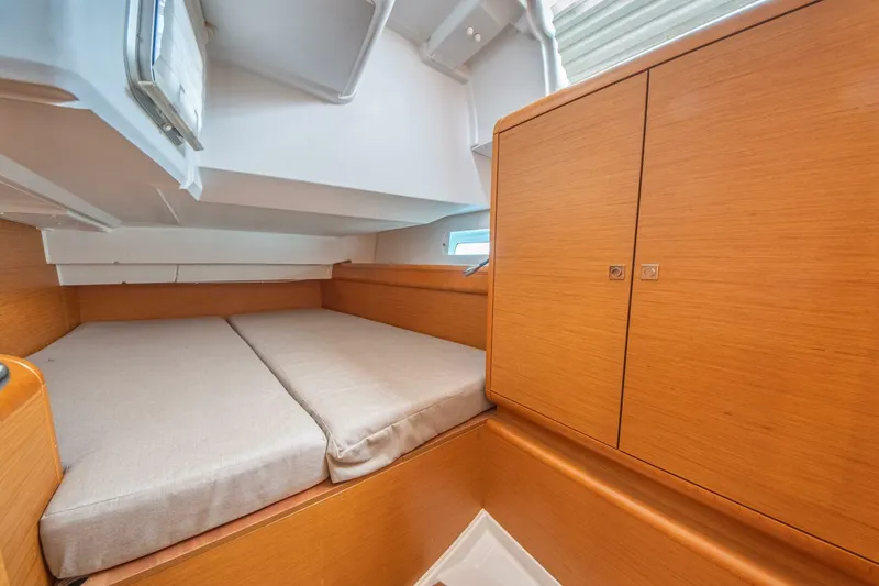 Slide: The Image of Jeanneau 439 2016 - 5817132