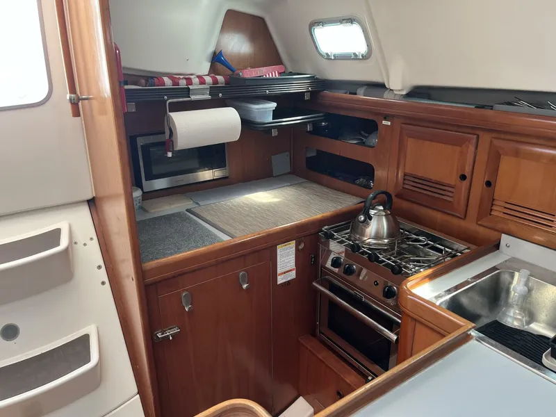 Slide: The Image of Beneteau Oceanis 361 2001 - 5790284