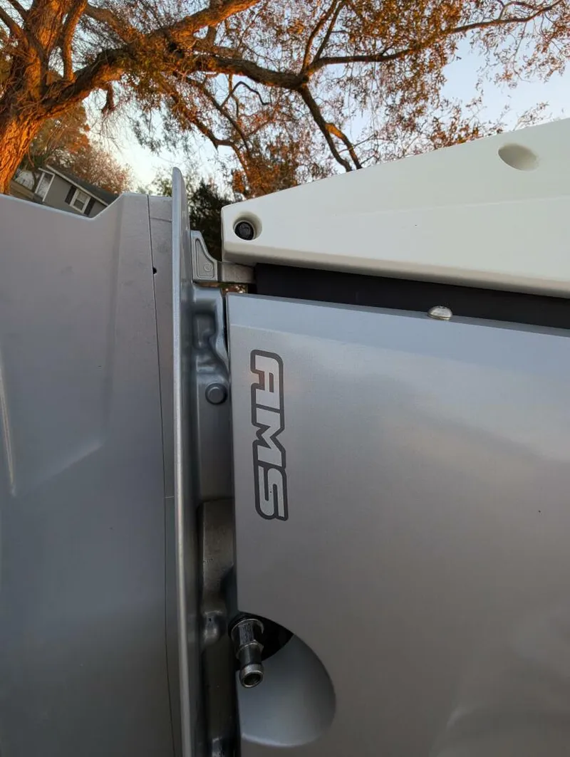 Slide: The Image of Boston Whaler 240 Vantage 2023 - 5790809