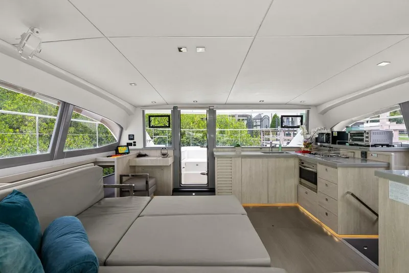 Slide: The Image of Salon - 5790484