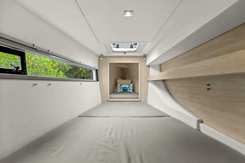 Slide: The Image of Port Guest Room Fwd - 5790465