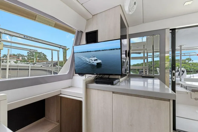 Slide: The Image of TV Salon - 5790489