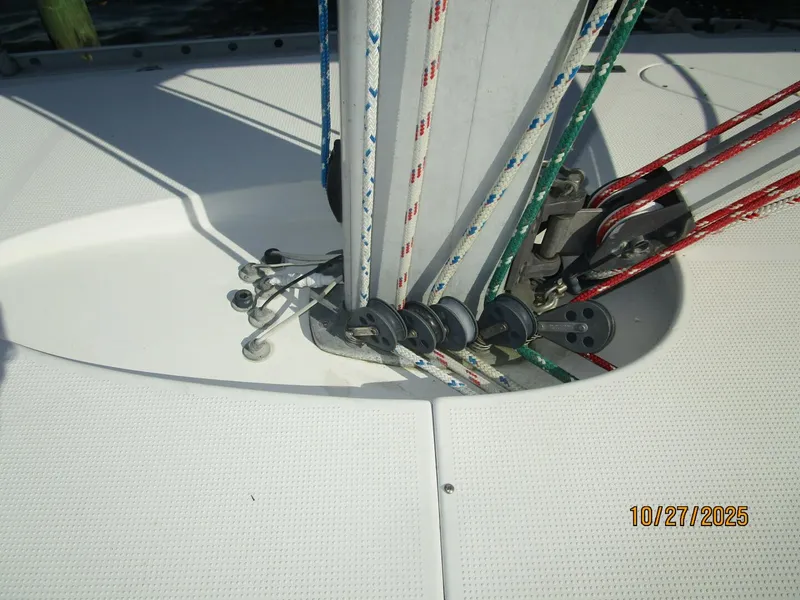 Slide: The Image of 38' Beneteau mast base1 - 5790578