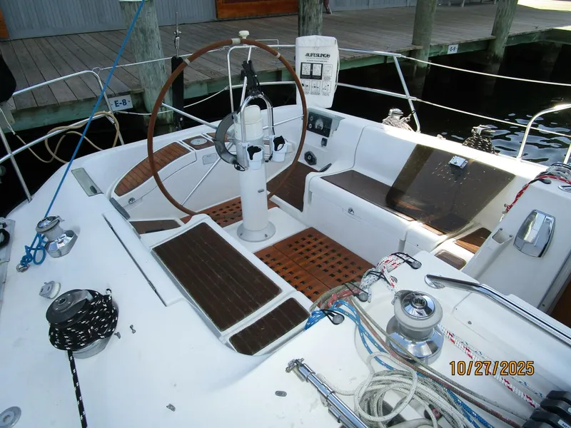 Slide: The Image of 38' Beneteau cockpit2 - 5790568