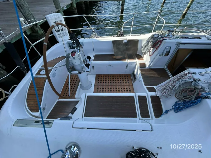 Slide: The Image of 38' Beneteau cockpit port - 5790566