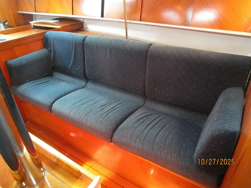 Slide: The Image of 38' Beneteau salon port seating2 - 5790592