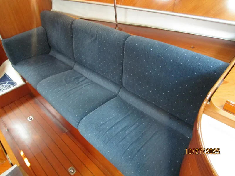 Slide: The Image of 38' Beneteau salon starboard seating1 - 5790594