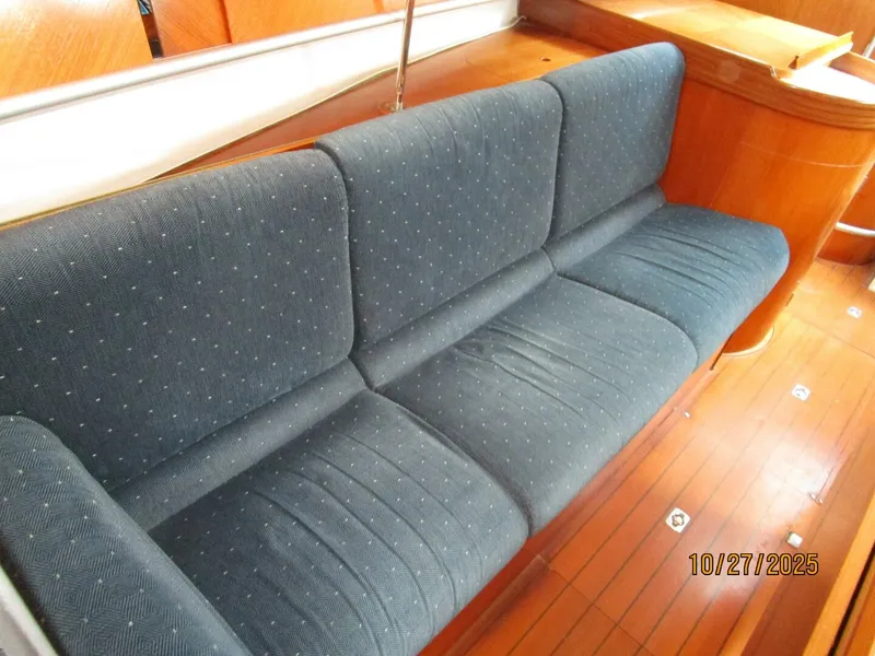Slide: The Image of 38' Beneteau salon starboard seating2 - 5790595