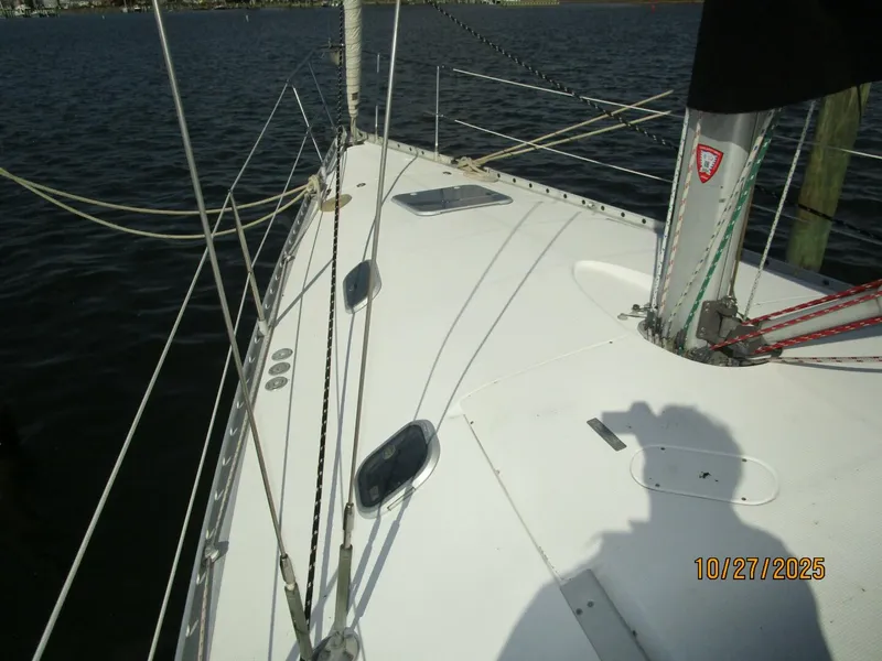 Slide: The Image of 38' Beneteau foredeck1 - 5790570