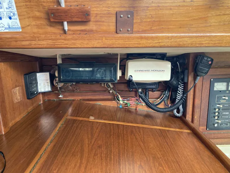 Slide: The Image of Pacific Seacraft 34 Voyager 1990 - 5790930