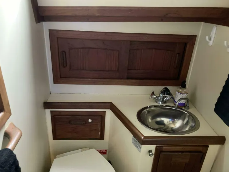 Slide: The Image of Pacific Seacraft 34 Voyager 1990 - 5790919