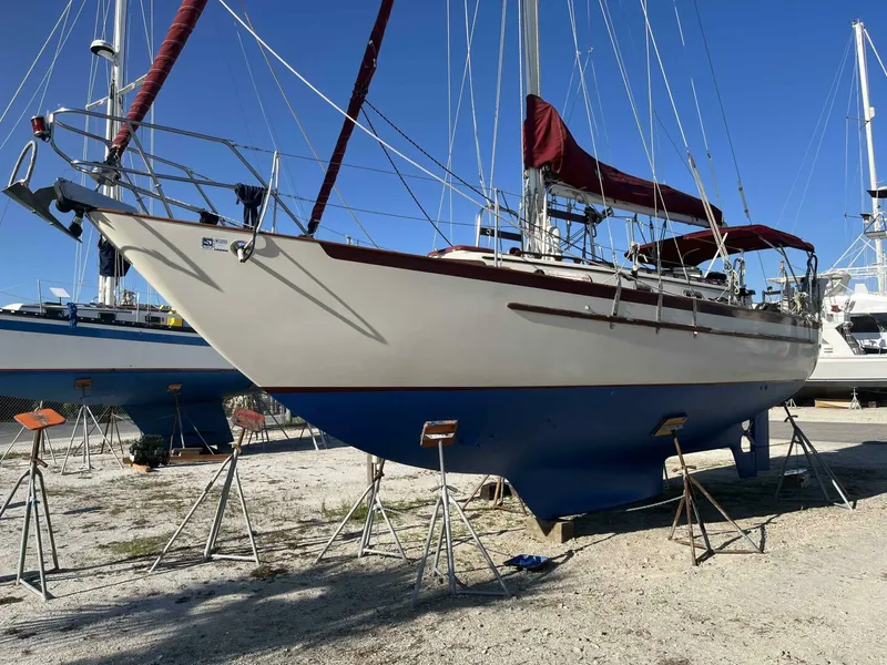 Slide: The Image of Pacific Seacraft 34 Voyager 1990 - 5790913