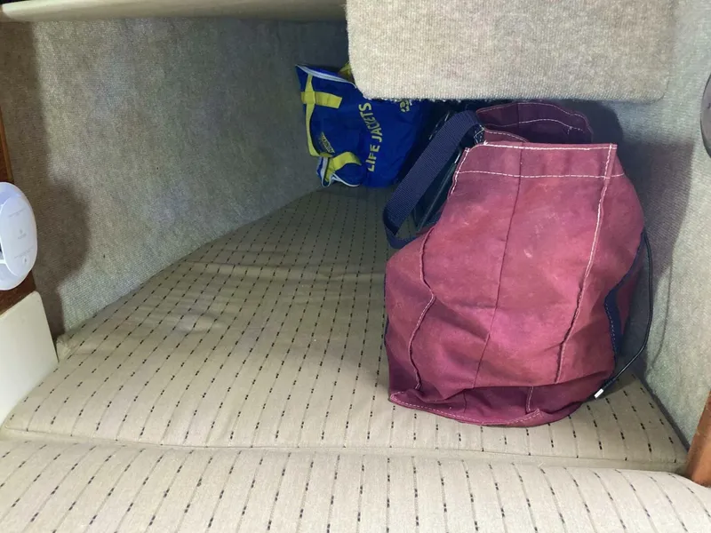 Slide: The Image of Pacific Seacraft 34 Voyager 1990 - 5790928