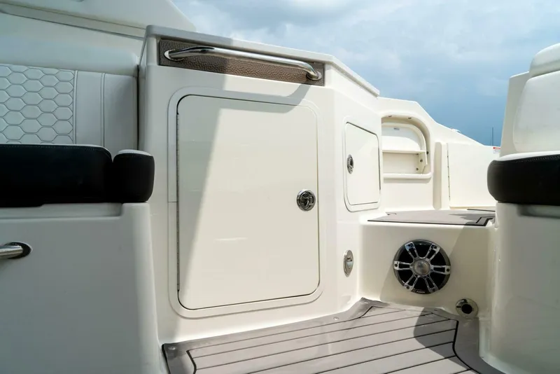 Slide: The Image of Sea Ray 31 2022 - 5791154