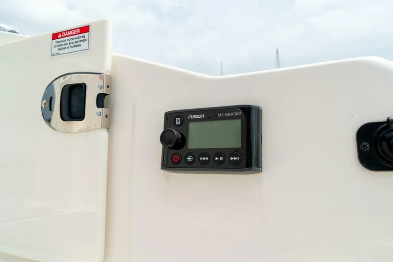 Slide: The Image of Sea Ray 31 2022 - 5791155