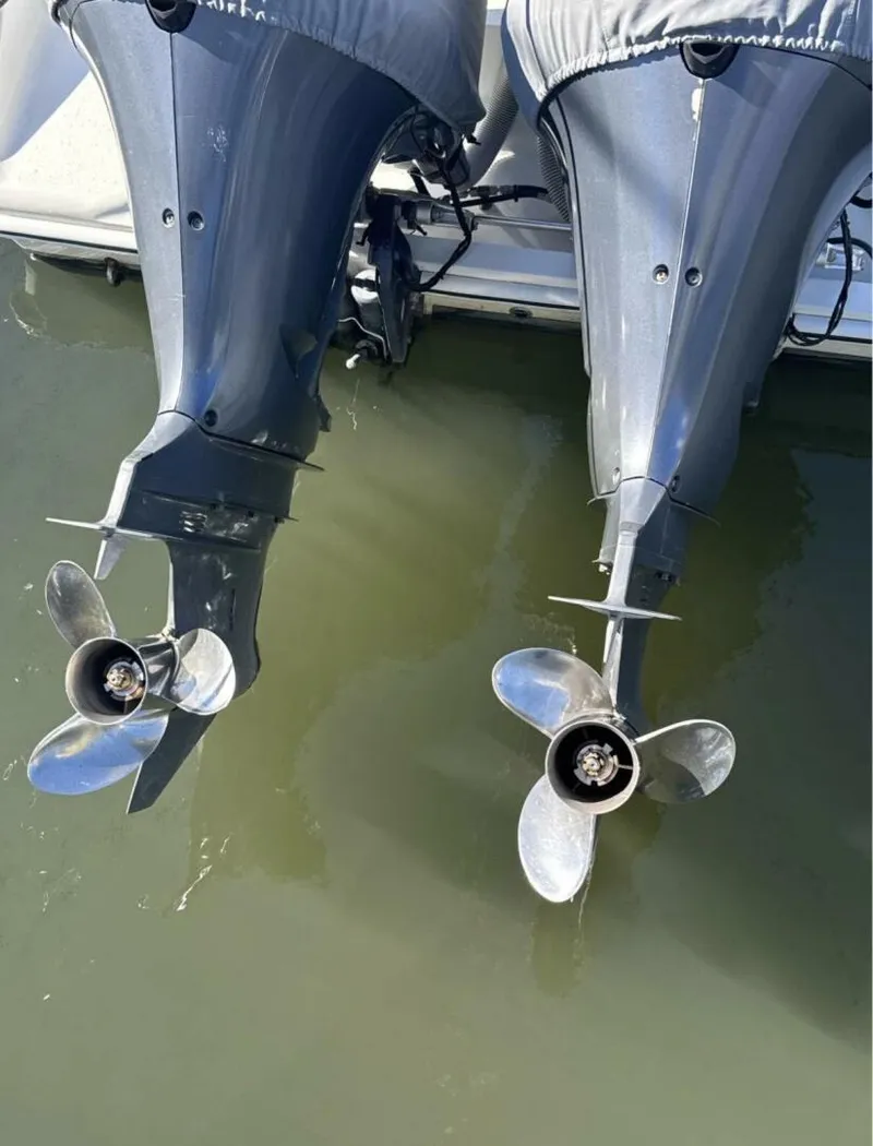 Slide: The Image of Yellowfin 29 Offshore 2013 - 5791660