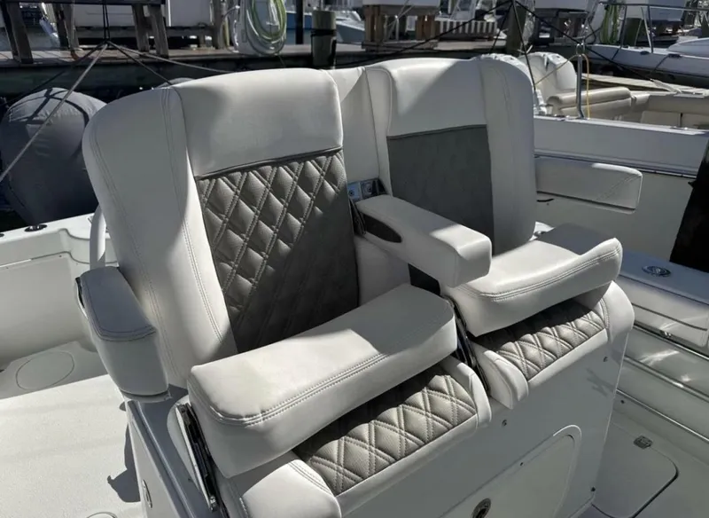 Slide: The Image of Yellowfin 29 Offshore 2013 - 5791663