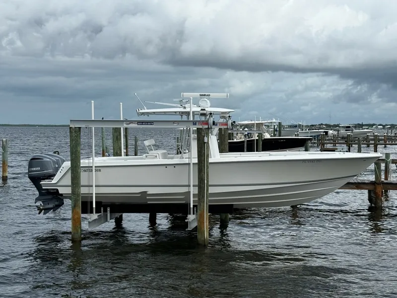 The Image of Contender 32 ST 2011 - 5791620