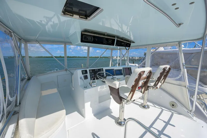 Slide: The Image of Post 50 SEANYLE - Flybridge- Helm 1998 Post 50 SEANYLE - 5792277