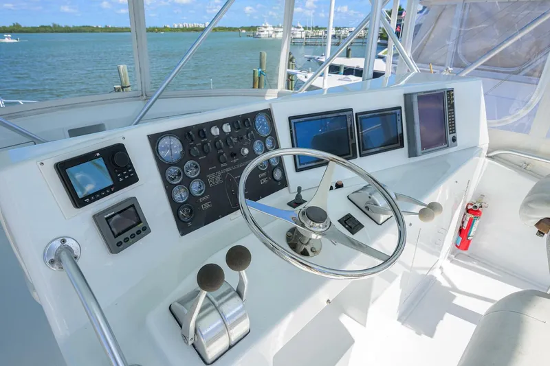 Slide: The Image of Post 50 SEANYLE - Flybridge- Helm 1998 Post 50 SEANYLE - 5792283