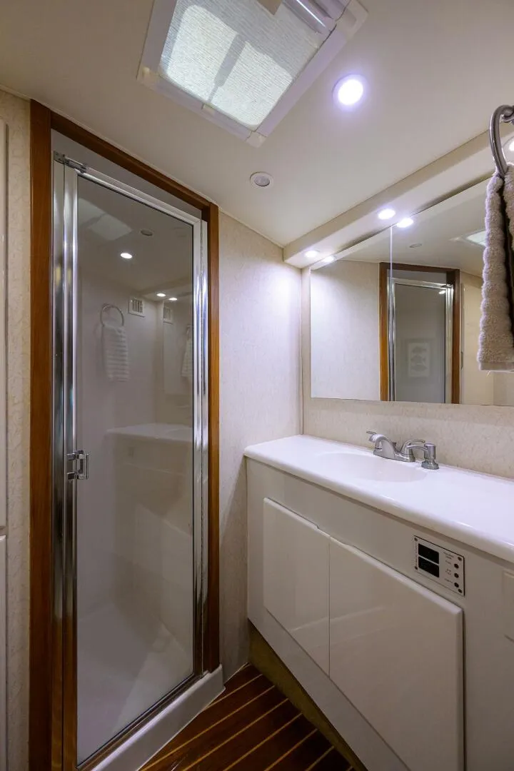 Slide: The Image of Post 50 SEANYLE - Master Ensuite Head 1998 Post 50 SEANYLE - 5792315