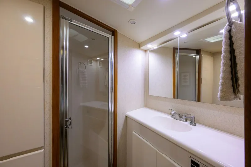 Slide: The Image of Post 50 SEANYLE - Master Ensuite Head 1998 Post 50 SEANYLE - 5792316