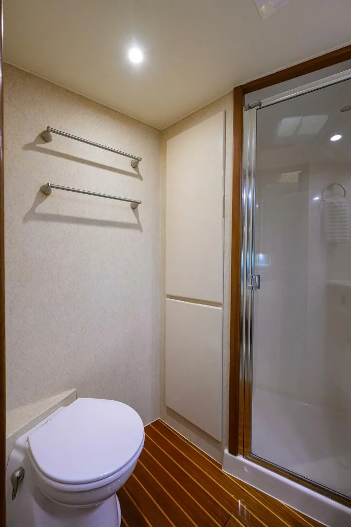 Slide: The Image of Post 50 SEANYLE - Master Ensuite Head 1998 Post 50 SEANYLE - 5792317