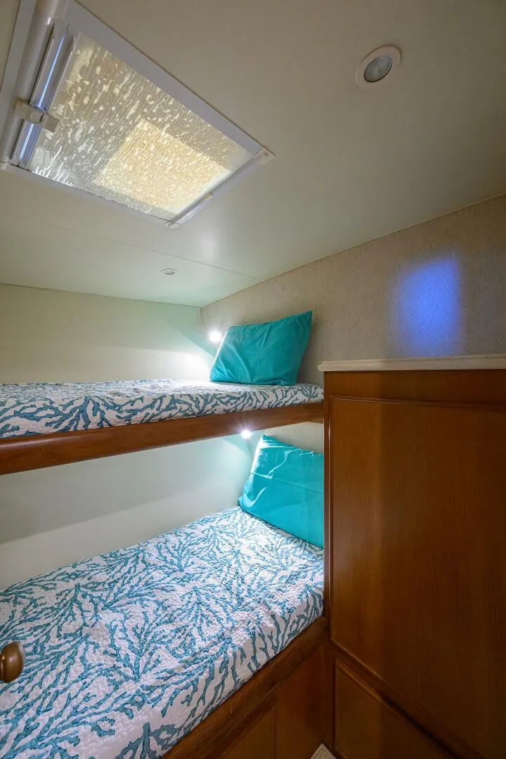 Slide: The Image of Post 50 SEANYLE - Guest Cabin Port  1998 Post 50 SEANYLE - 5792329