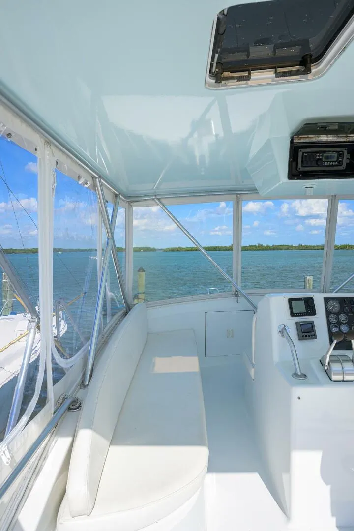 Slide: The Image of Post 50 SEANYLE - Flybridge- Helm 1998 Post 50 SEANYLE - 5792284