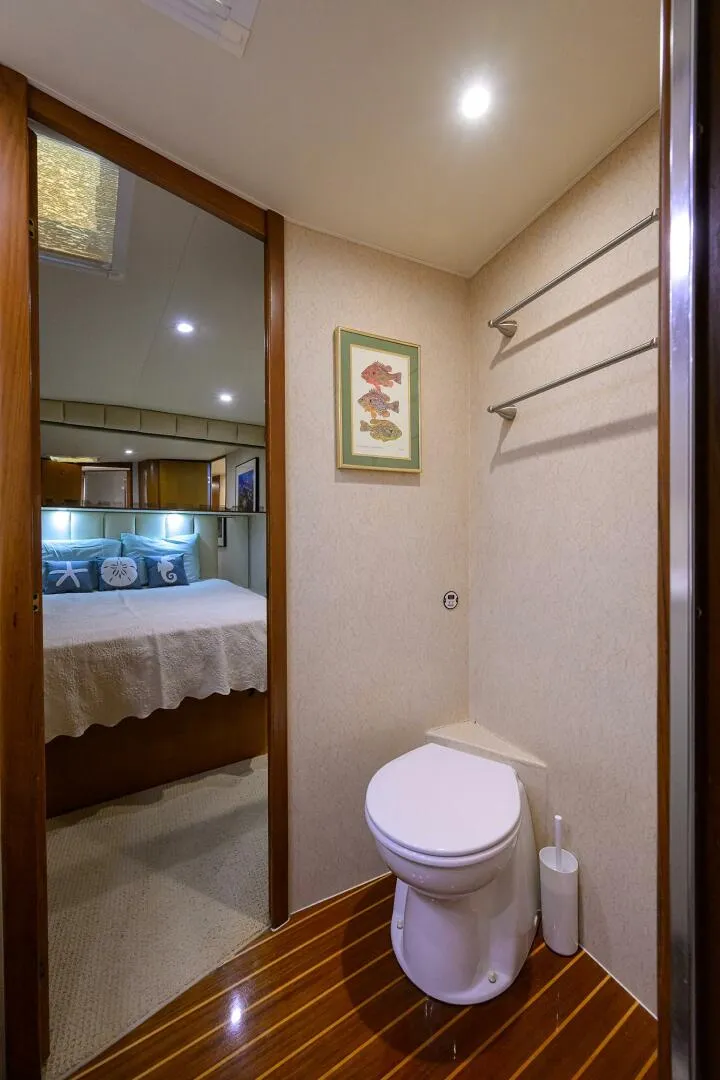 Slide: The Image of Post 50 SEANYLE - Master Ensuite Head 1998 Post 50 SEANYLE - 5792313