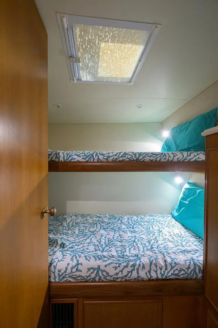 Slide: The Image of Post 50 SEANYLE - Guest Cabin Port 1998 Post 50 SEANYLE - 5792328