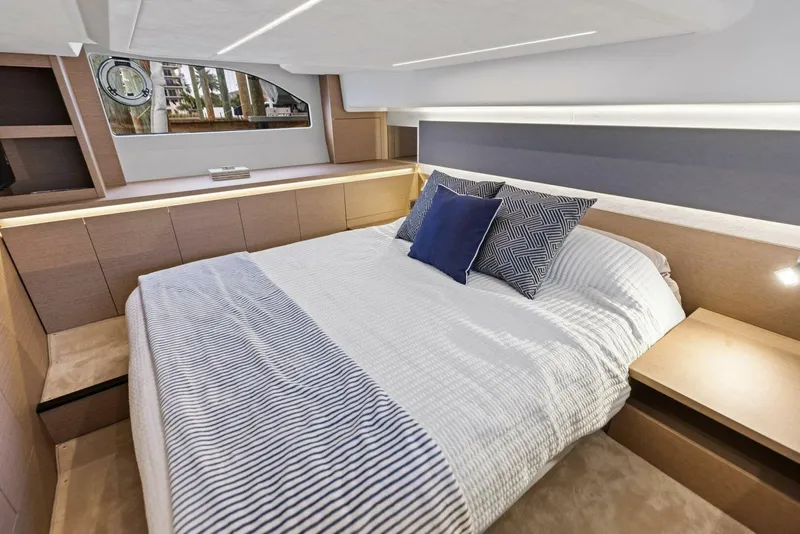 Slide: The Image of 2022 Prestige 420 FLybridge SO FLY  - 5792813