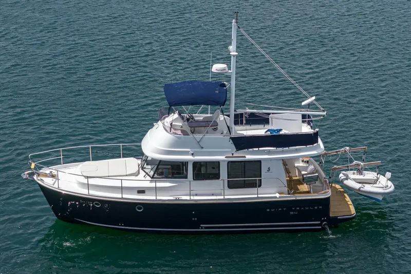Slide: The Image of Beneteau Swift Trawler 34 2014 - 5792557