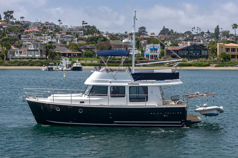 Slide: The Image of Beneteau Swift Trawler 34 2014 - 5792558