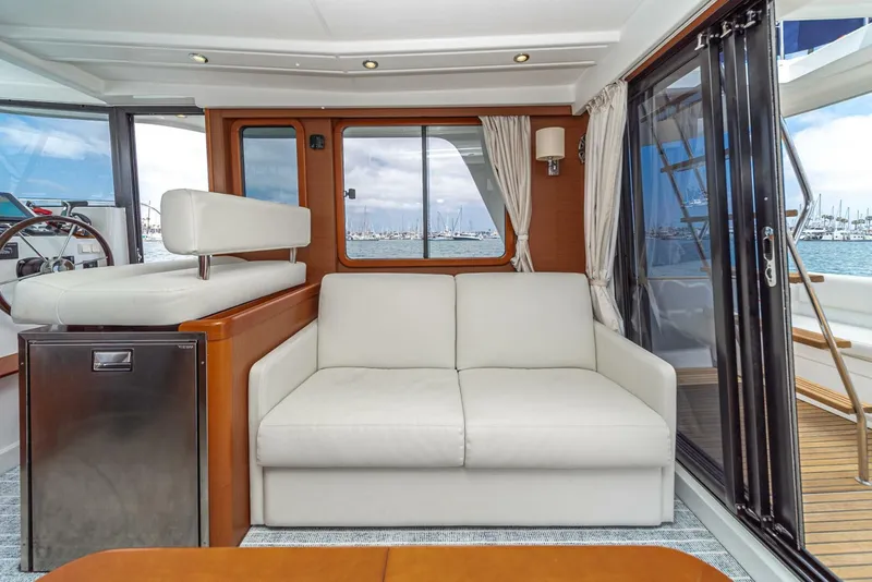 Slide: The Image of Beneteau Swift Trawler 34 2014 - 5792599