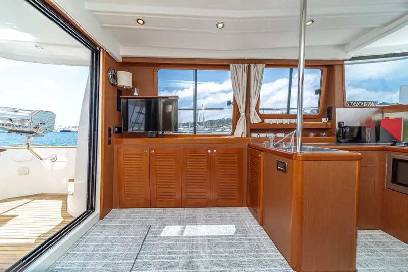 Slide: The Image of Beneteau Swift Trawler 34 2014 - 5792602