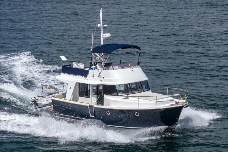 Slide: The Image of Beneteau Swift Trawler 34 2014 - 5792543