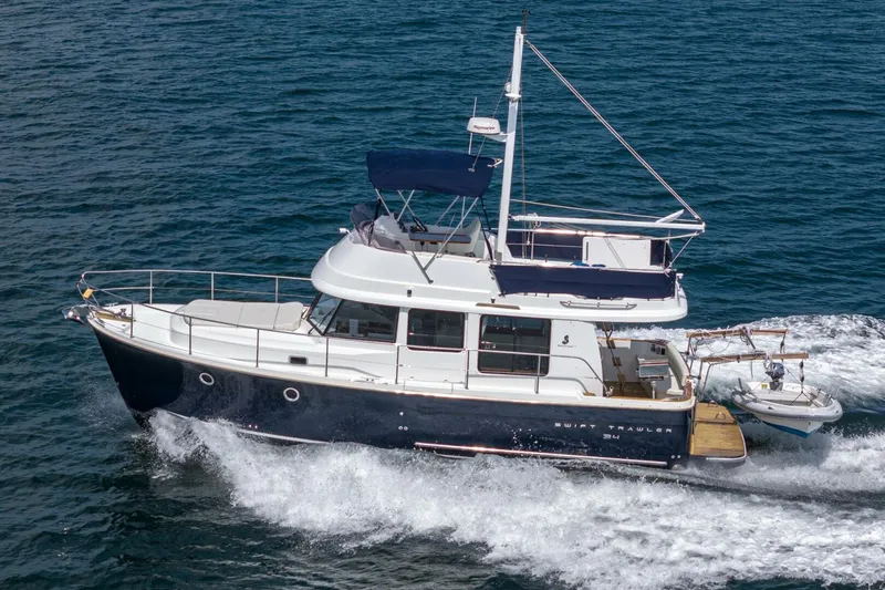 Slide: The Image of Beneteau Swift Trawler 34 2014 - 5792545