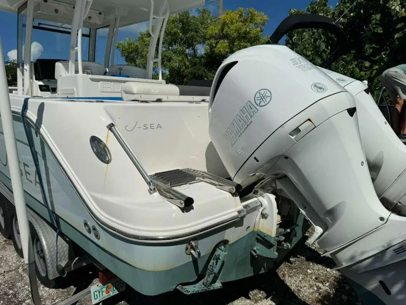 Slide: The Image of Robalo R302 Center Console 2017 - 5792577