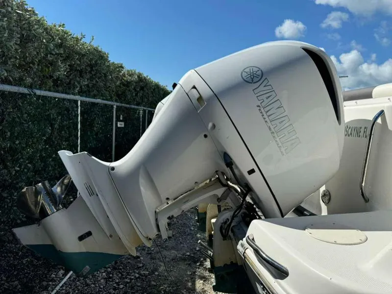 Slide: The Image of Robalo R302 Center Console 2017 - 5792579