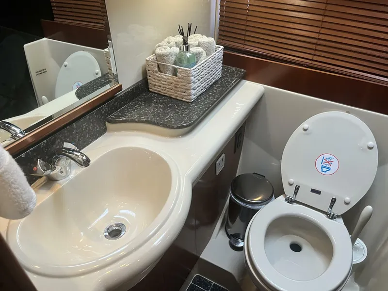 Slide: The Image of Cruisers Yachts 390 Sport Coupe 2008 - 5802222