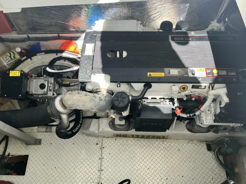 Slide: The Image of Cruisers 390 Sport Coupe Port Engine - 5798758