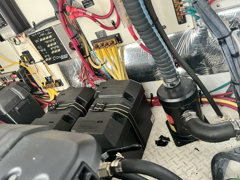 Slide: The Image of Cruisers 390 Sport Coupe Batteries - 5798759