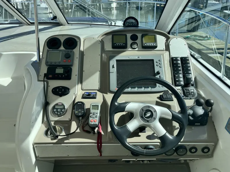 Slide: The Image of Cruisers 390 Sport Coupe Helm - 5798682