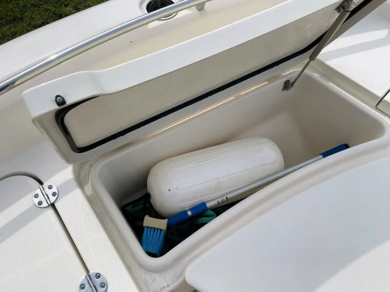 Slide: The Image of Grady-White 251CE 2015 - 5793107