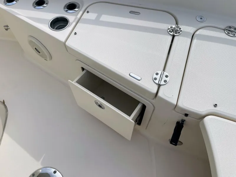 Slide: The Image of Grady-White 251CE 2015 - 5793110