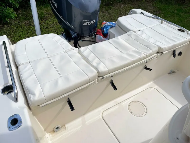 Slide: The Image of Grady-White 251CE 2015 - 5793114